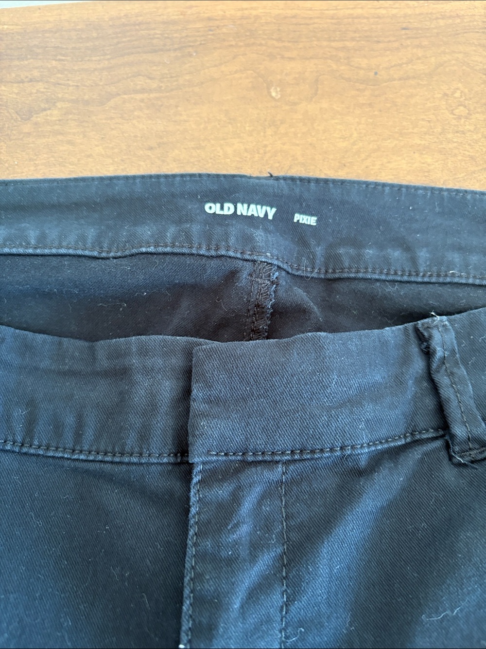 Old Navy Pixie Pants in Black